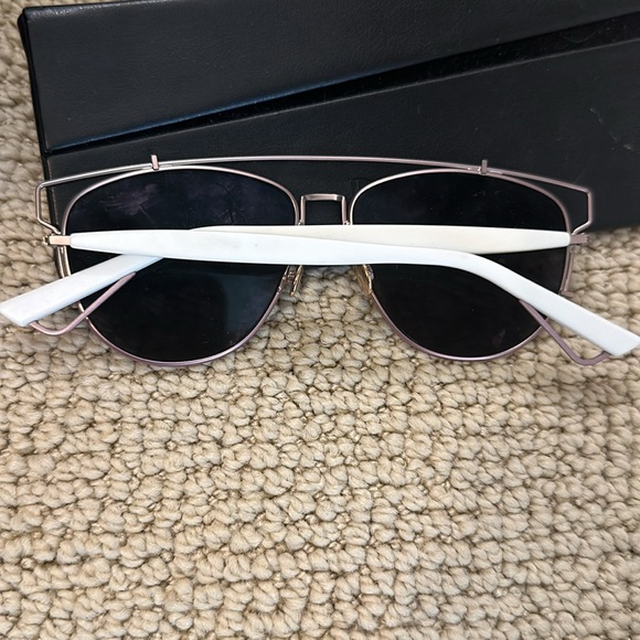 Dior rose gold rim sunglasses, comes with box and authentication card. - Picture 2 of 3